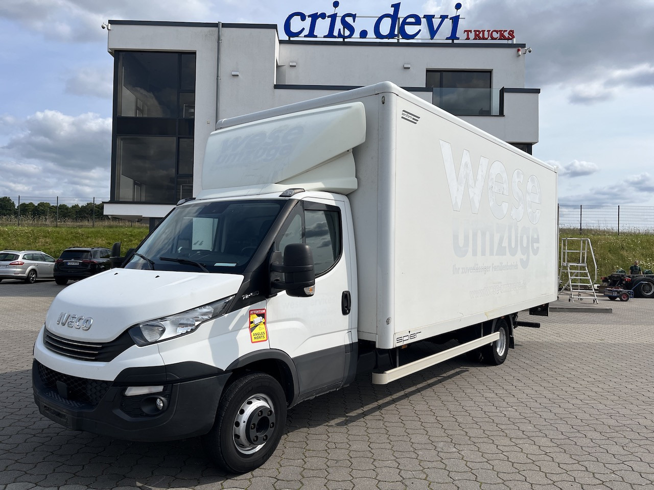 Iveco 70C18 Daily Koffer mit Ladebordwand - Box van: picture 1 Iveco 70C18 Daily Koffer mit Ladebordwand - Box van: picture 1