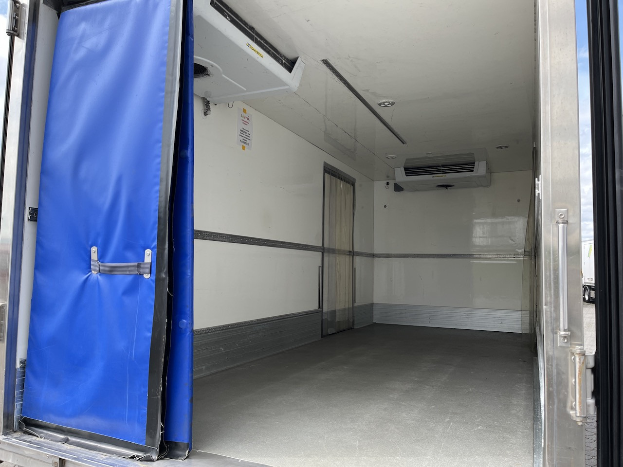 Iveco 70C18 Daily Kühlkoffer mit Ladebordwand Konvekta - Van: picture 5 Iveco 70C18 Daily Kühlkoffer mit Ladebordwand Konvekta - Van: picture 5