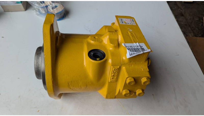 Komatsu D65PX-15 - HYDRAULIC MOTOR ASSY - 708-7L-00040 - Bulldozer: picture 1 Komatsu D65PX-15 - HYDRAULIC MOTOR ASSY - 708-7L-00040 - Bulldozer: picture 1