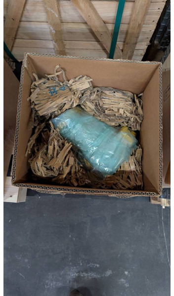 Komatsu D65PX-15 - HYDRAULIC MOTOR ASSY - 708-7L-00040 - Bulldozer: picture 2 Komatsu D65PX-15 - HYDRAULIC MOTOR ASSY - 708-7L-00040 - Bulldozer: picture 2