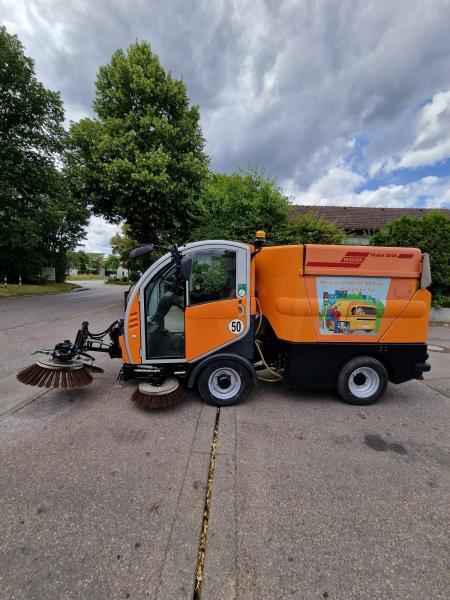 BUCHER-GUYER Kehrmaschine EG 4.500 kg Diesel Topzustand - Industrial sweeper: picture 1 BUCHER-GUYER Kehrmaschine EG 4.500 kg Diesel Topzustand - Industrial sweeper: picture 1
