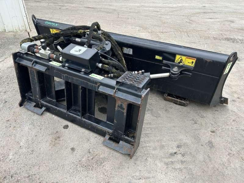 CATERPILLAR Lame de nivellement 2300mm - Blade: picture 2 CATERPILLAR Lame de nivellement 2300mm - Blade: picture 2