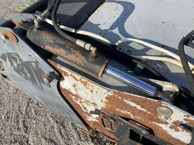 EMILY 2900mm - Attache Chargeurs CATERPILLAR / VOLVO - Broom: picture 2 EMILY 2900mm - Attache Chargeurs CATERPILLAR / VOLVO - Broom: picture 2