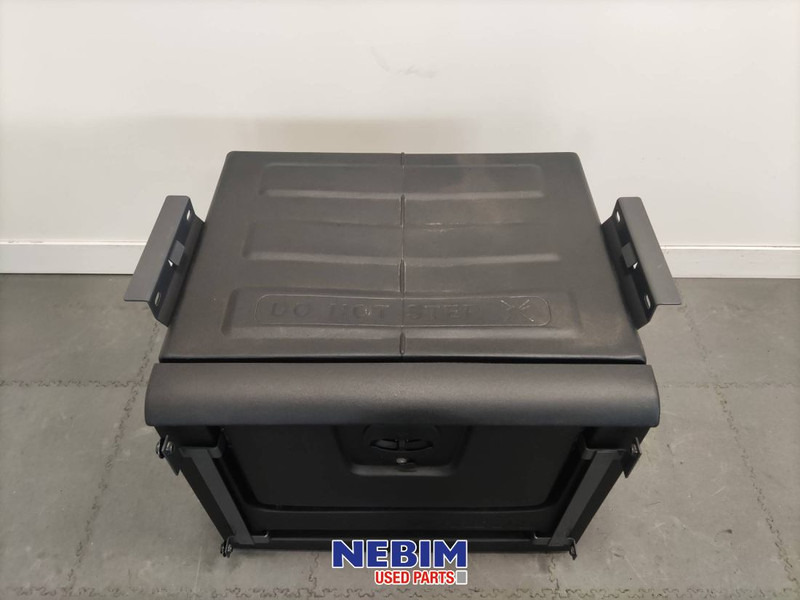 Volvo Volvo - 21353653 - Volvo gereedschapskist - Spare parts for Truck: picture 3 Volvo Volvo - 21353653 - Volvo gereedschapskist - Spare parts for Truck: picture 3