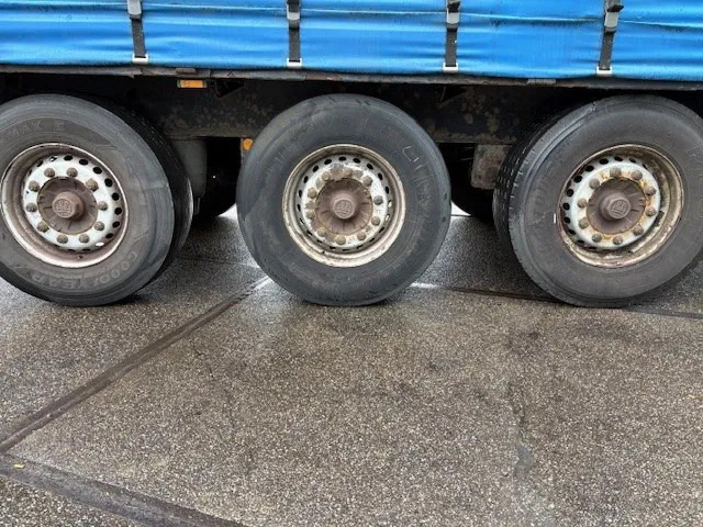 Curtainsider semi-trailer Krone SDP-27 3-AXLE 13.60 M. CURTAINSIDE WITH SLIDING ROOF (BPW-AXLES / DISC BRAKES / ABS-EBS BRAKE SYSTEM): picture 7 Curtainsider semi-trailer Krone SDP-27 3-AXLE 13.60 M. CURTAINSIDE WITH SLIDING ROOF (BPW-AXLES / DISC BRAKES / ABS-EBS BRAKE SYSTEM): picture 7