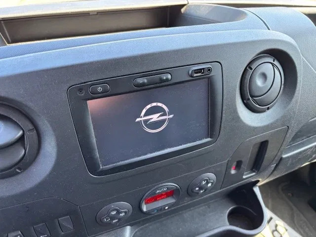 Small van Opel Movano T3300 2.4CDTI L1H1 (EURO 6 / 6 GEARS MANUAL GEARBOX / AIRCONDITIONING / APPLE CARPLAY / REAR VIEW CAMERA / ETC): picture 10