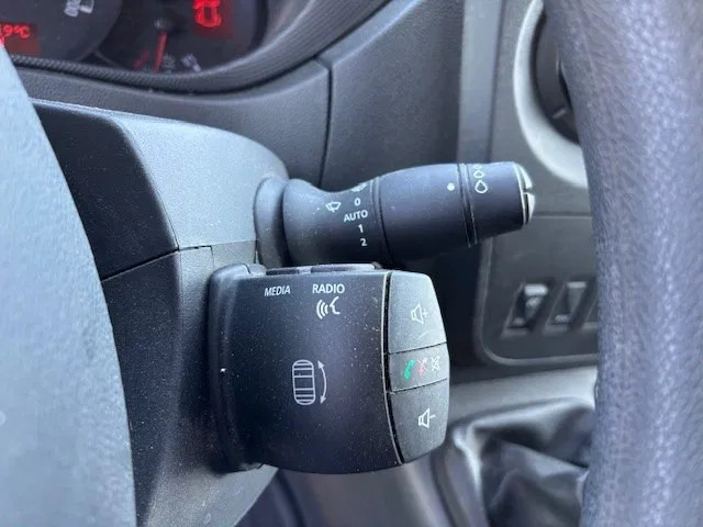 Small van Opel Movano T3300 2.4CDTI L1H1 (EURO 6 / 6 GEARS MANUAL GEARBOX / AIRCONDITIONING / APPLE CARPLAY / REAR VIEW CAMERA / ETC): picture 14