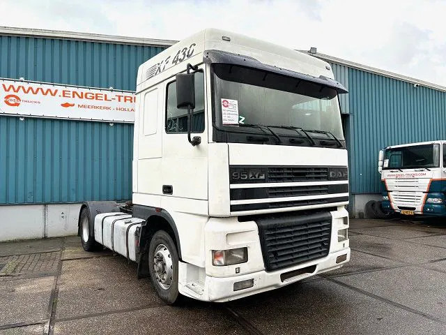 DAF 95.430 XF SPACECAB (EURO 3 / ZF16 MANUAL GEARBOX / ZF-INTARDER / AIRCONDITIONING) - Tractor unit: picture 2 DAF 95.430 XF SPACECAB (EURO 3 / ZF16 MANUAL GEARBOX / ZF-INTARDER / AIRCONDITIONING) - Tractor unit: picture 2