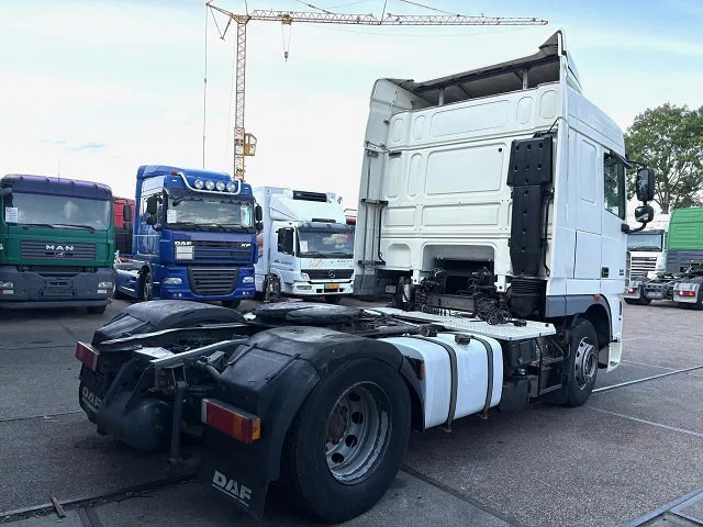 DAF XF 105.460 SPACECAB (ZF-MANUAL GEARBOX / 2x DIESELTANK / MX-ENGINE BRAKE / AIRCONDITIONING / FRIDGE / ETC.) - Tractor unit: picture 2 DAF XF 105.460 SPACECAB (ZF-MANUAL GEARBOX / 2x DIESELTANK / MX-ENGINE BRAKE / AIRCONDITIONING / FRIDGE / ETC.) - Tractor unit: picture 2