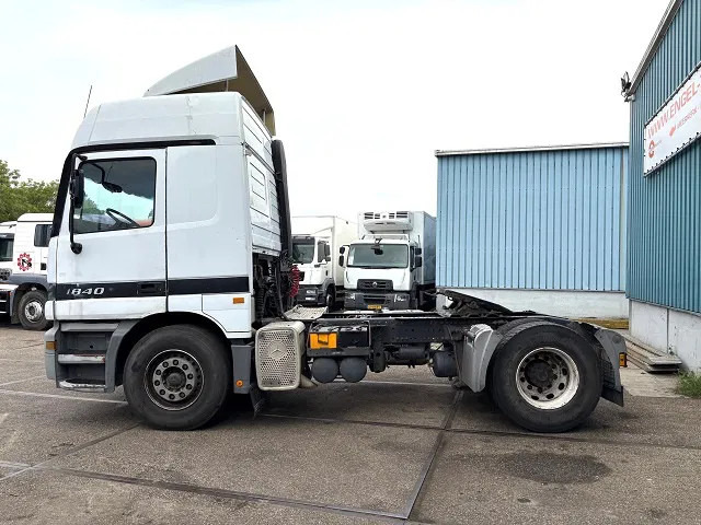 Mercedes-Benz Actros 1840 LS (MP1) (EPS WITH CLUTCH (3 PEDALS) / RETARDER / ROOF SPOILER / ETC.) - Tractor unit: picture 5 Mercedes-Benz Actros 1840 LS (MP1) (EPS WITH CLUTCH (3 PEDALS) / RETARDER / ROOF SPOILER / ETC.) - Tractor unit: picture 5