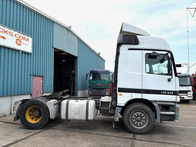 Mercedes-Benz Actros 1840 LS (MP1) (EPS WITH CLUTCH (3 PEDALS) / RETARDER / ROOF SPOILER / ETC.) - Tractor unit: picture 4 Mercedes-Benz Actros 1840 LS (MP1) (EPS WITH CLUTCH (3 PEDALS) / RETARDER / ROOF SPOILER / ETC.) - Tractor unit: picture 4
