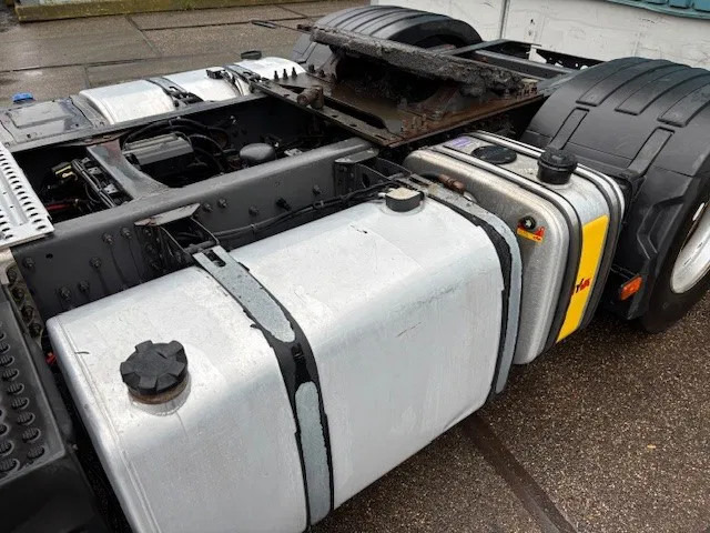 Tractor unit Renault T460 HIGH ROOF 4x2 (EURO 6 / AUTOMATIC GEARBOX / VBI-BRAKE / HYDRAULIC KIT / FRIDGE / AIRCONDITIONING): picture 6