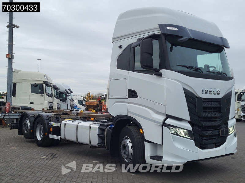 Iveco S-Way 510 6X2 Retarder Full Air Lift Axle BDF Euro 6 - Container transporter/ Swap body truck: picture 3 Iveco S-Way 510 6X2 Retarder Full Air Lift Axle BDF Euro 6 - Container transporter/ Swap body truck: picture 3