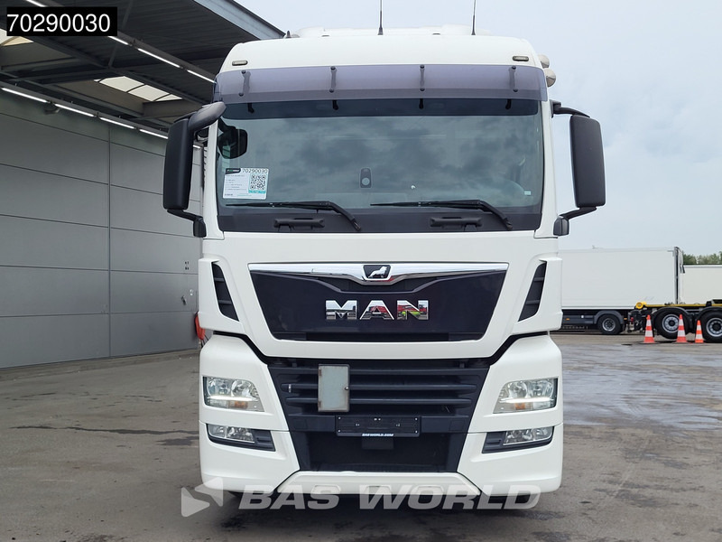 MAN TGX 26.460 6X2 BDF Liftaxle Automatic Retarder ACC Euro 6 - Container transporter/ Swap body truck: picture 2 MAN TGX 26.460 6X2 BDF Liftaxle Automatic Retarder ACC Euro 6 - Container transporter/ Swap body truck: picture 2