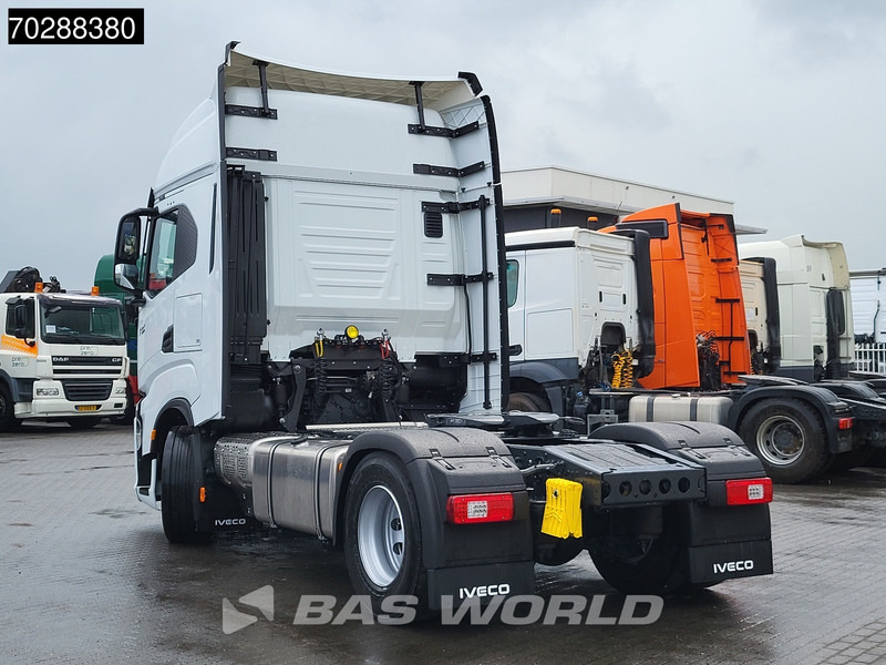 Iveco S-way 580 4X2 NEW! 2x Tanks Navi ACC Standklima - Tractor unit: picture 2 Iveco S-way 580 4X2 NEW! 2x Tanks Navi ACC Standklima - Tractor unit: picture 2