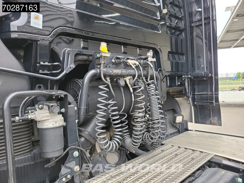 Tractor unit MAN TGX 18.470 4X2 XXL Retarder 2x Tanks Standklima ACC Navi Euro 6: picture 11