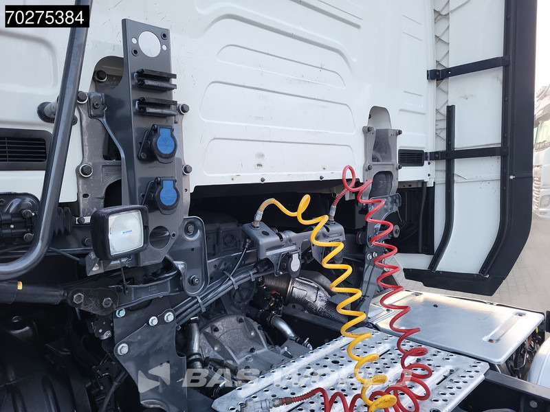 Scania S460 4X2 Retarder Euro 6 ACC 2x Tanks - Tractor unit: picture 5 Scania S460 4X2 Retarder Euro 6 ACC 2x Tanks - Tractor unit: picture 5