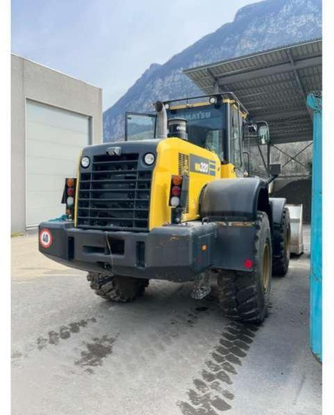 Komatsu WA320-7 - Wheel loader: picture 3 Komatsu WA320-7 - Wheel loader: picture 3