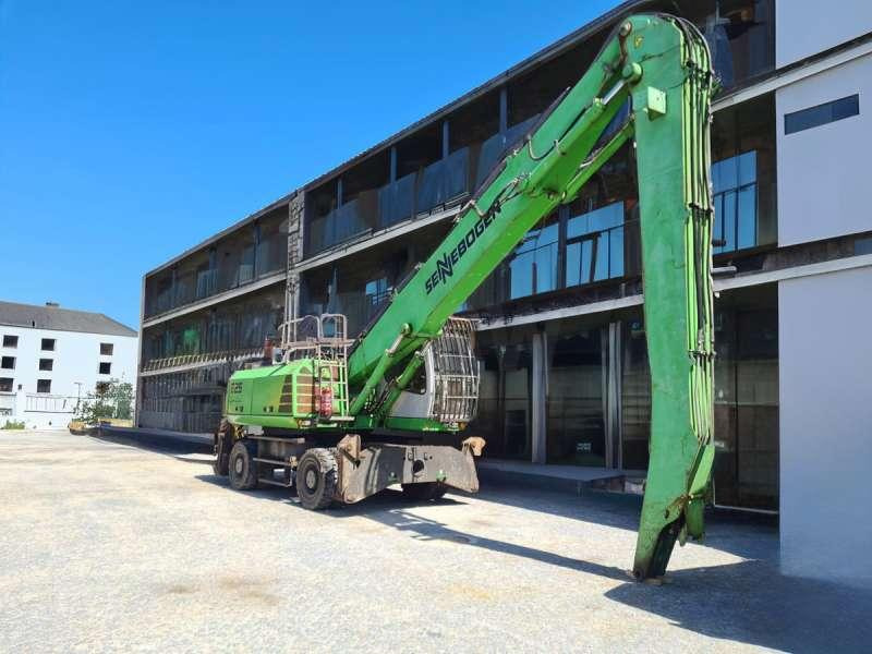Sennebogen 825 - Waste/ Industry handler: picture 1 Sennebogen 825 - Waste/ Industry handler: picture 1