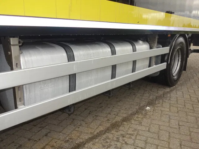 DAF CF 290 ALUGESLOTENBAK EN KLEP 2500 KG,GVW 20.500 KG - Box truck: picture 5 DAF CF 290 ALUGESLOTENBAK EN KLEP 2500 KG,GVW 20.500 KG - Box truck: picture 5