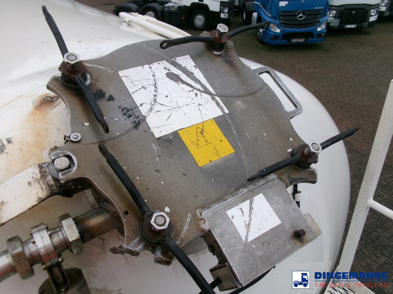 Feldbinder Powder tank alu 41 m3 (tipping) - Tank semi-trailer: picture 5 Feldbinder Powder tank alu 41 m3 (tipping) - Tank semi-trailer: picture 5