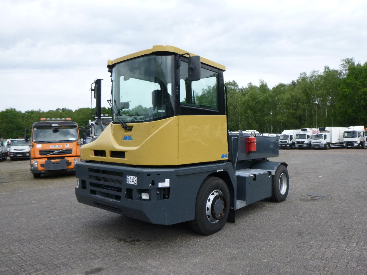 Terminal tractor Mol RM 255 4X4 terminal drawbar tractor 150 ton: picture 1