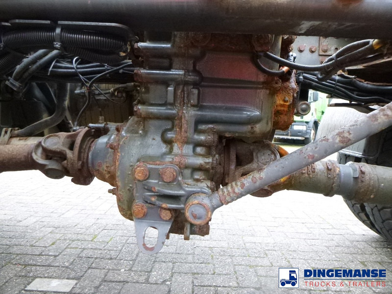 Interior photo 1: Cab chassis truck Renault Kerax 380 DXI 4x4 Euro 5 chassis + PTO