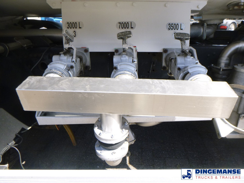 Lease a Scania P 270 DB 4x2 fuel tank 14 m3 / 3 comp Scania P 270 DB 4x2 fuel tank 14 m3 / 3 comp: picture 12
