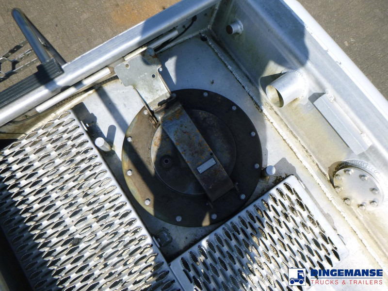 Lease a Scania P 270 DB 4x2 fuel tank 14 m3 / 3 comp Scania P 270 DB 4x2 fuel tank 14 m3 / 3 comp: picture 17