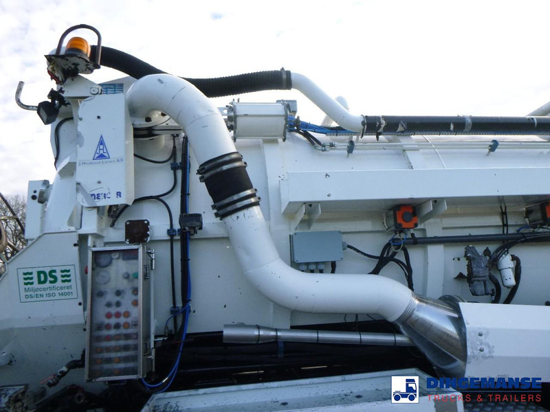 Scania P124-420 6x2 vacuum tank 10.5 m3 - Vacuum truck: picture 5 Scania P124-420 6x2 vacuum tank 10.5 m3 - Vacuum truck: picture 5