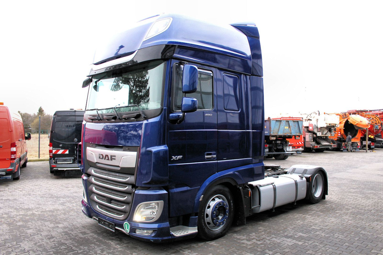 DAF XF 480 FT 4x2 SZM Lowliner !!! TOP !!! - Tractor unit: picture 3 DAF XF 480 FT 4x2 SZM Lowliner !!! TOP !!! - Tractor unit: picture 3