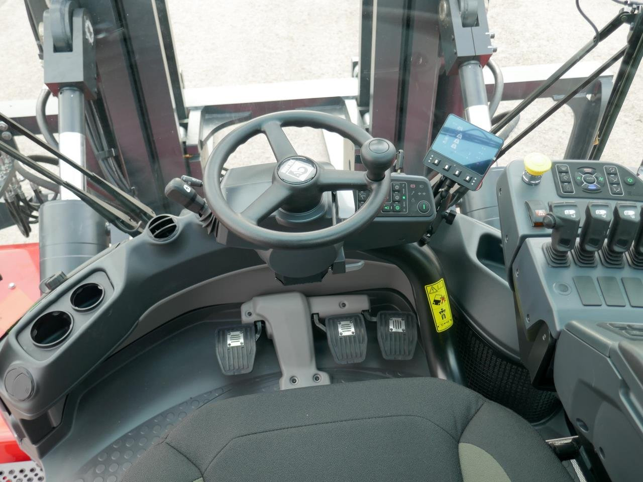 Kalmar DCG330-12 - Diesel forklift: picture 4 Kalmar DCG330-12 - Diesel forklift: picture 4