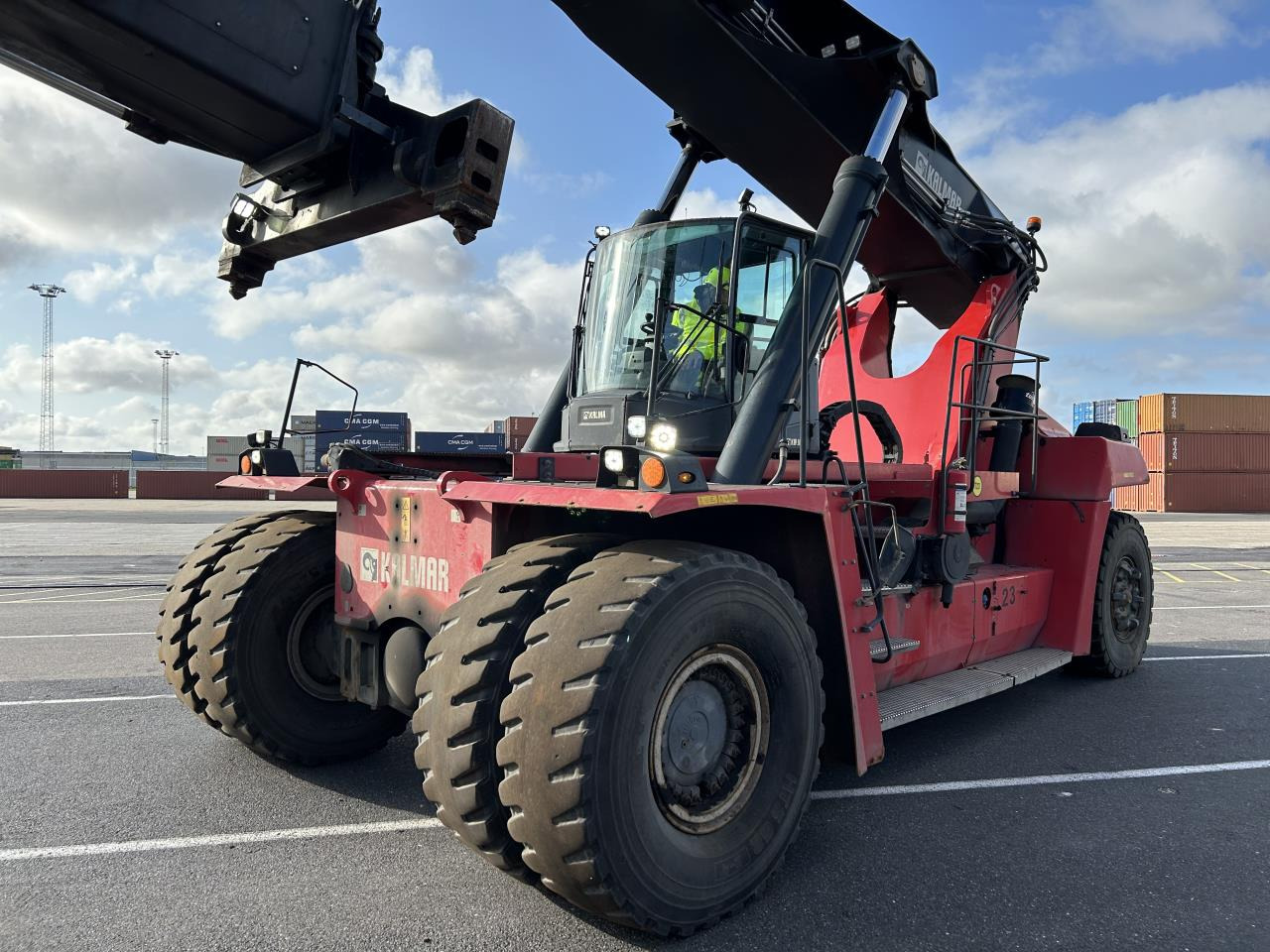 Kalmar DRG450-65S5 - Reach stacker: picture 2 Kalmar DRG450-65S5 - Reach stacker: picture 2