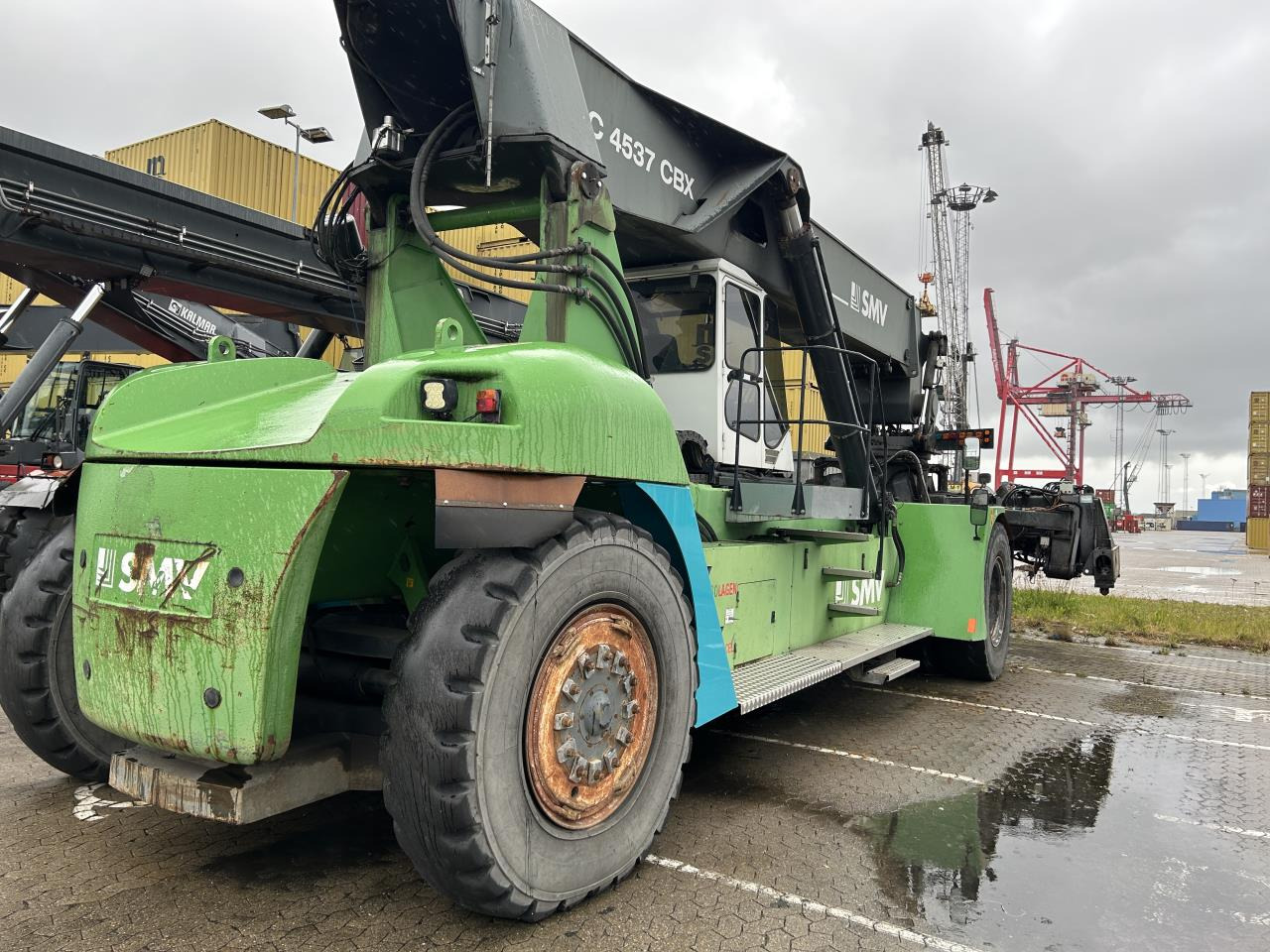 SMV SC4537 CBX5 - Reach stacker: picture 2 SMV SC4537 CBX5 - Reach stacker: picture 2