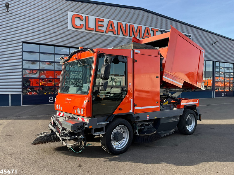 Dulevo 5020 Euro 6 with 3-rd brush - Road sweeper: picture 4 Dulevo 5020 Euro 6 with 3-rd brush - Road sweeper: picture 4