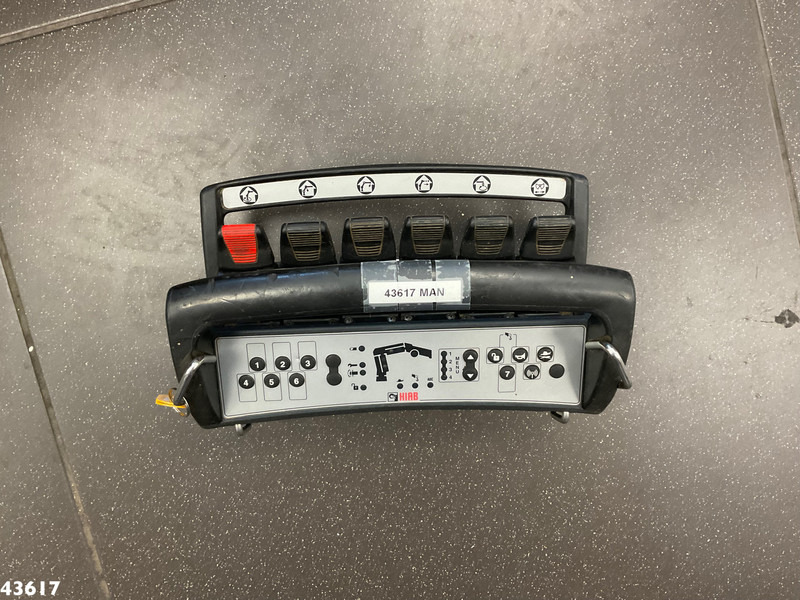 Crane truck MAN TGS 32.470 8x4 Euro 6 Hiab 22 Tonmeter laadkraan Just 68.765 Km!: picture 10 Crane truck MAN TGS 32.470 8x4 Euro 6 Hiab 22 Tonmeter laadkraan Just 68.765 Km!: picture 10