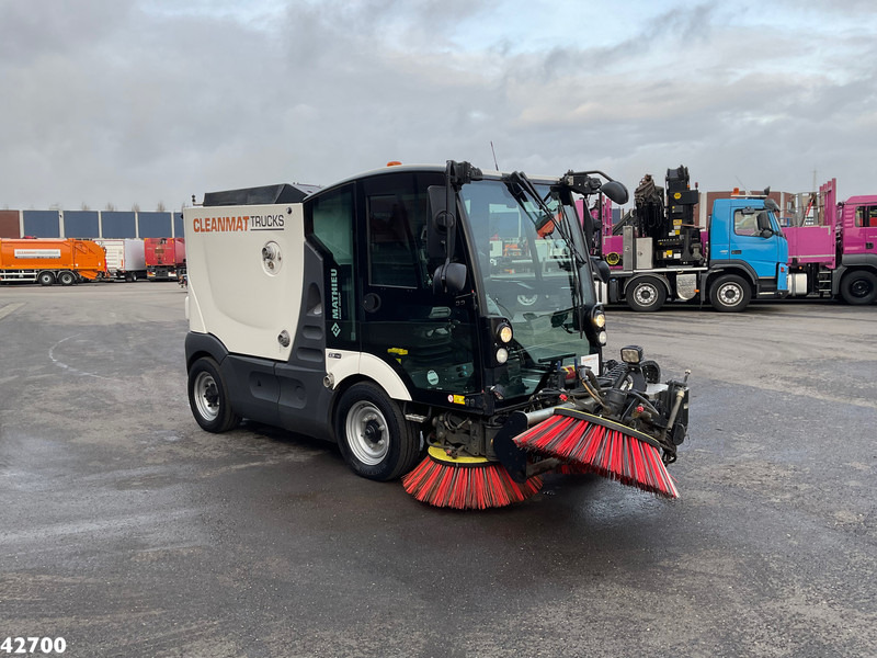 Mathieu MC 210 Azura Flex Euro 6 Stage 5 with 3-rd brush - Road sweeper: picture 5 Mathieu MC 210 Azura Flex Euro 6 Stage 5 with 3-rd brush - Road sweeper: picture 5