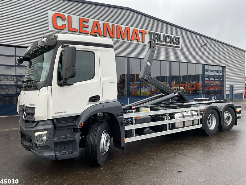 Mercedes-Benz Actros 2643 VDL 21 Ton haakarmsysteem - Hook lift truck: picture 1 Mercedes-Benz Actros 2643 VDL 21 Ton haakarmsysteem - Hook lift truck: picture 1