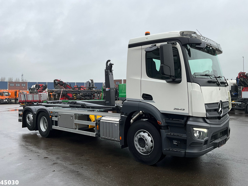 Mercedes-Benz Actros 2643 VDL 21 Ton haakarmsysteem - Hook lift truck: picture 3 Mercedes-Benz Actros 2643 VDL 21 Ton haakarmsysteem - Hook lift truck: picture 3