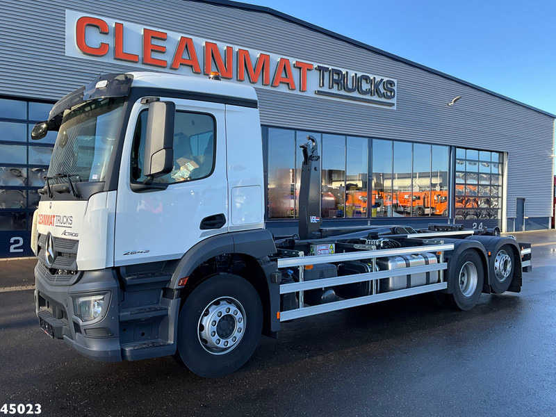 Mercedes-Benz Actros 2643 VDL 21 Ton haakarmsysteem - Hook lift truck: picture 2 Mercedes-Benz Actros 2643 VDL 21 Ton haakarmsysteem - Hook lift truck: picture 2