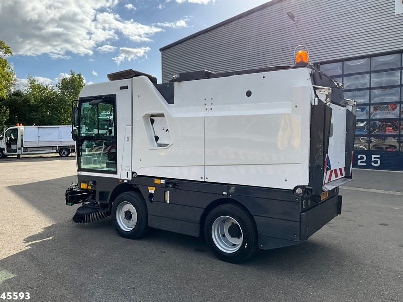 Schmidt Compact 400 Euro 6 with 3-rd brush - Road sweeper: picture 2 Schmidt Compact 400 Euro 6 with 3-rd brush - Road sweeper: picture 2