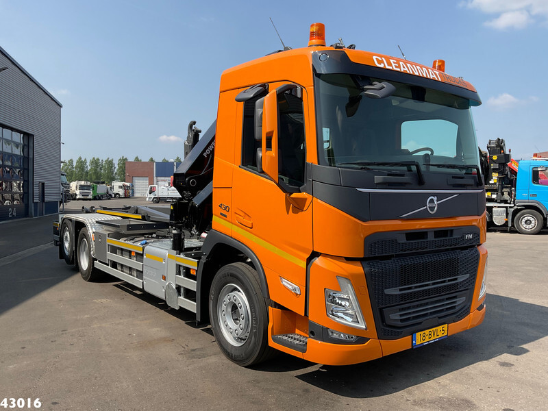 Volvo FM 430 HMF 23 Tonmeter laadkraan Welvaarts laadkraan weegsysteem - Hook lift truck, Crane truck: picture 3 Volvo FM 430 HMF 23 Tonmeter laadkraan Welvaarts laadkraan weegsysteem - Hook lift truck, Crane truck: picture 3