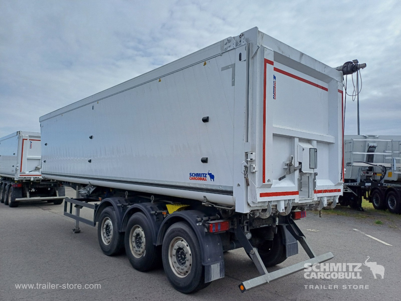 SCHMITZ Auflieger Kipper Alukastenmulde 52m³ - Tipper semi-trailer: picture 3 SCHMITZ Auflieger Kipper Alukastenmulde 52m³ - Tipper semi-trailer: picture 3