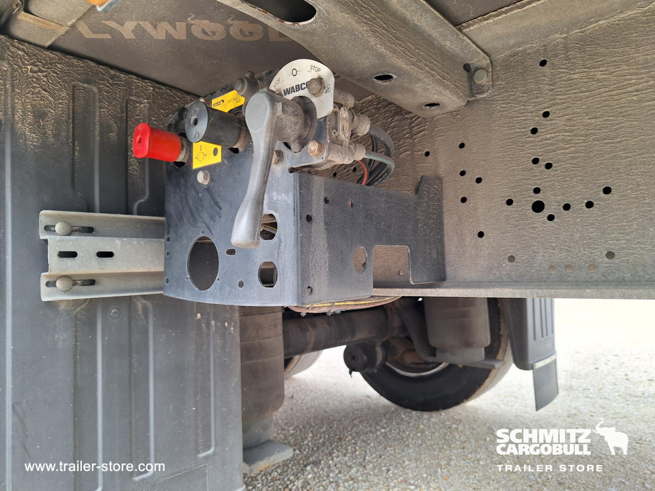 SCHMITZ Curtainsider Mega - Curtainsider semi-trailer: picture 3 SCHMITZ Curtainsider Mega - Curtainsider semi-trailer: picture 3