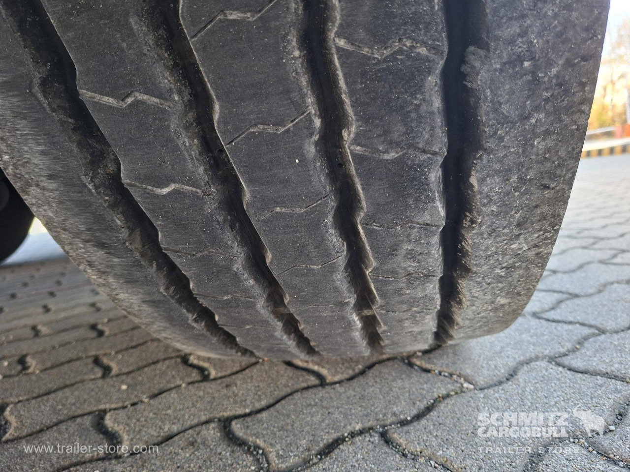 SCHMITZ Reefer Multitemp - Isothermal semi-trailer: picture 2 SCHMITZ Reefer Multitemp - Isothermal semi-trailer: picture 2