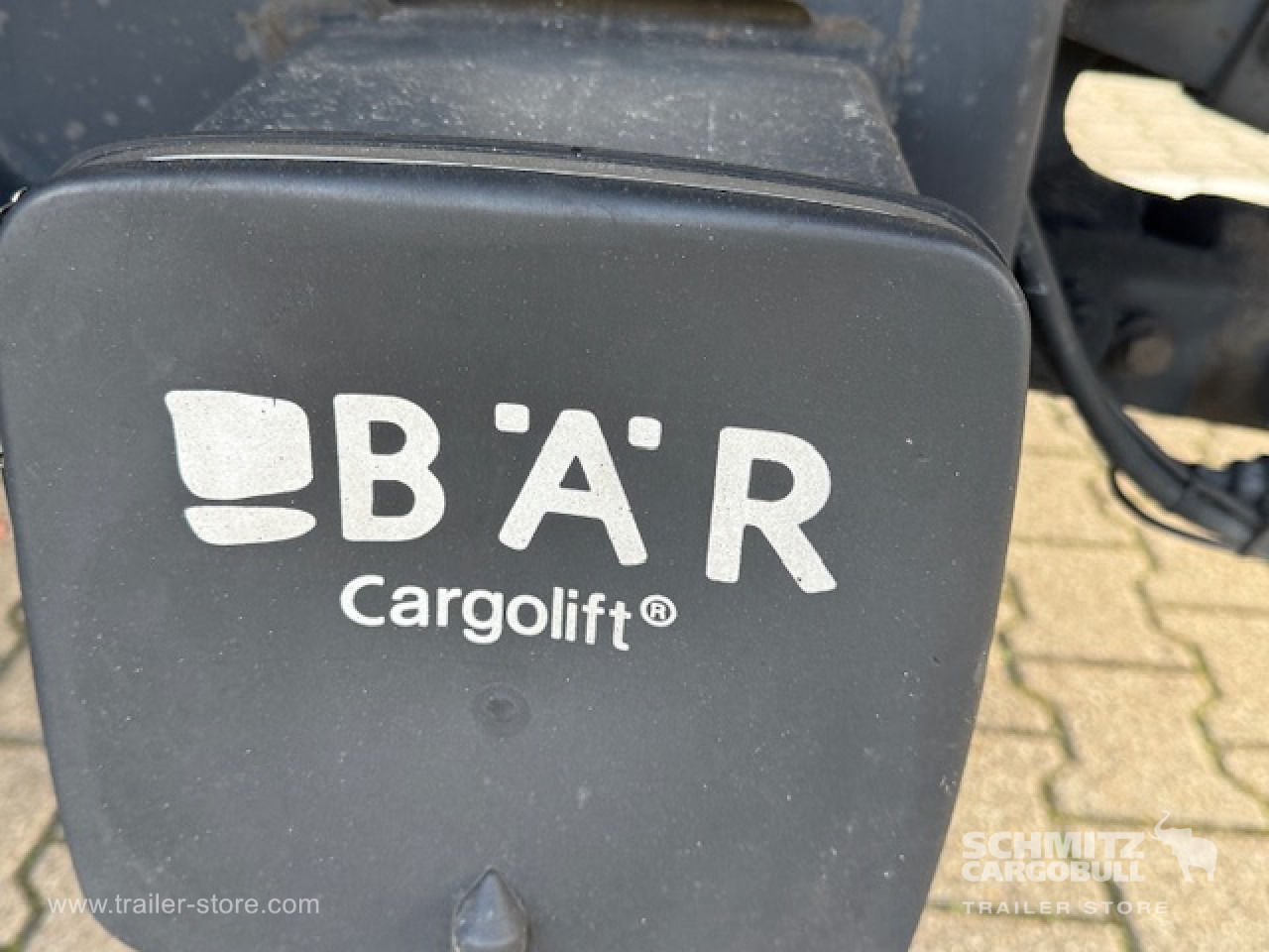 SCHMITZ Oplegger Kasten Standard Taillift - Closed box semi-trailer: picture 3 SCHMITZ Oplegger Kasten Standard Taillift - Closed box semi-trailer: picture 3