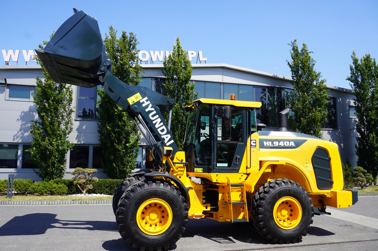 HYUNDAI HL940A articulated loader / year 2021 / weight 13.5t year of production 2021 - Wheel loader: picture 2 HYUNDAI HL940A articulated loader / year 2021 / weight 13.5t year of production 2021 - Wheel loader: picture 2