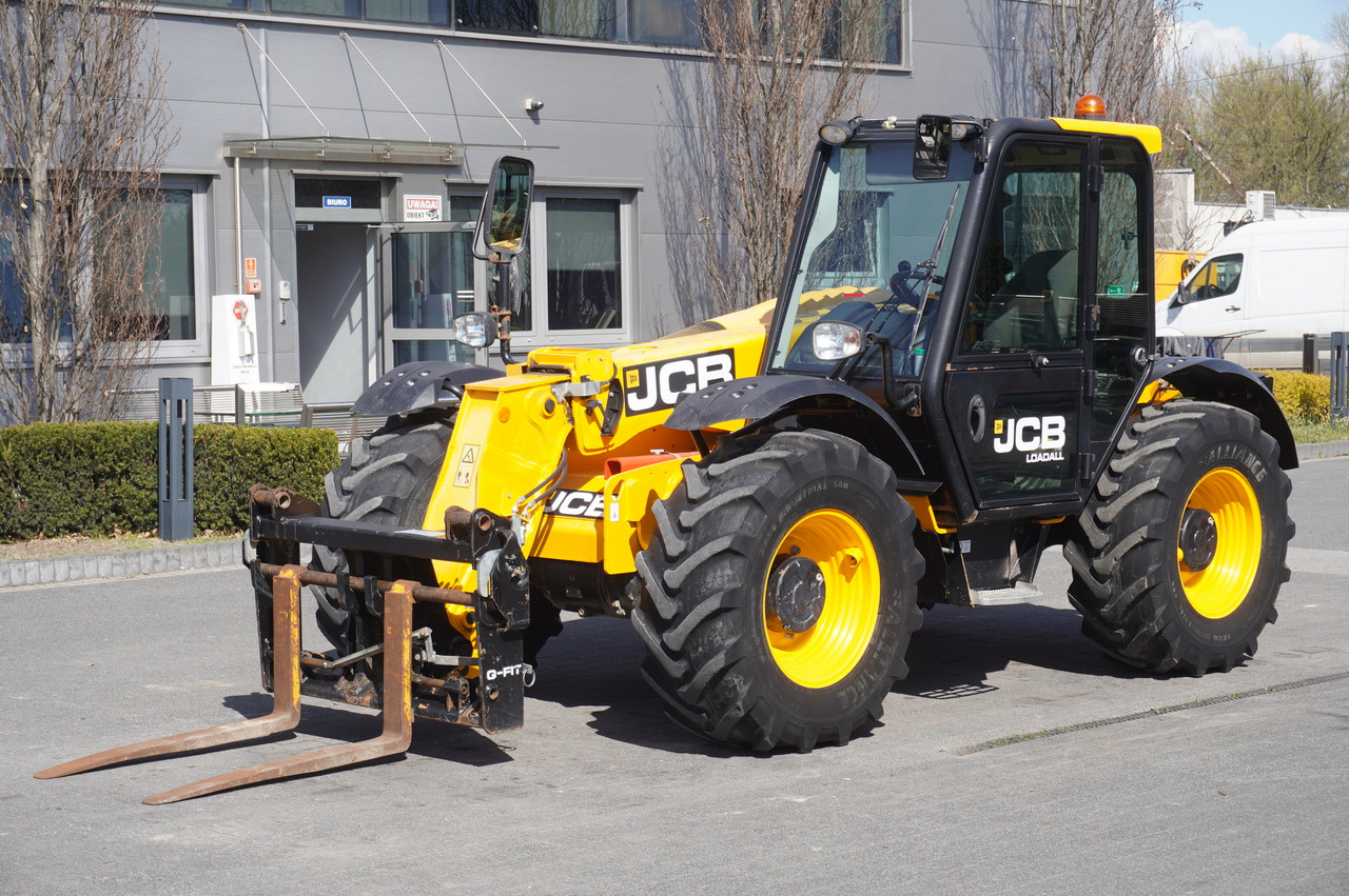 JCB 526-56 AGRI Plus / 5.6 m telescopic loader / joystick - Telescopic handler: picture 3 JCB 526-56 AGRI Plus / 5.6 m telescopic loader / joystick - Telescopic handler: picture 3