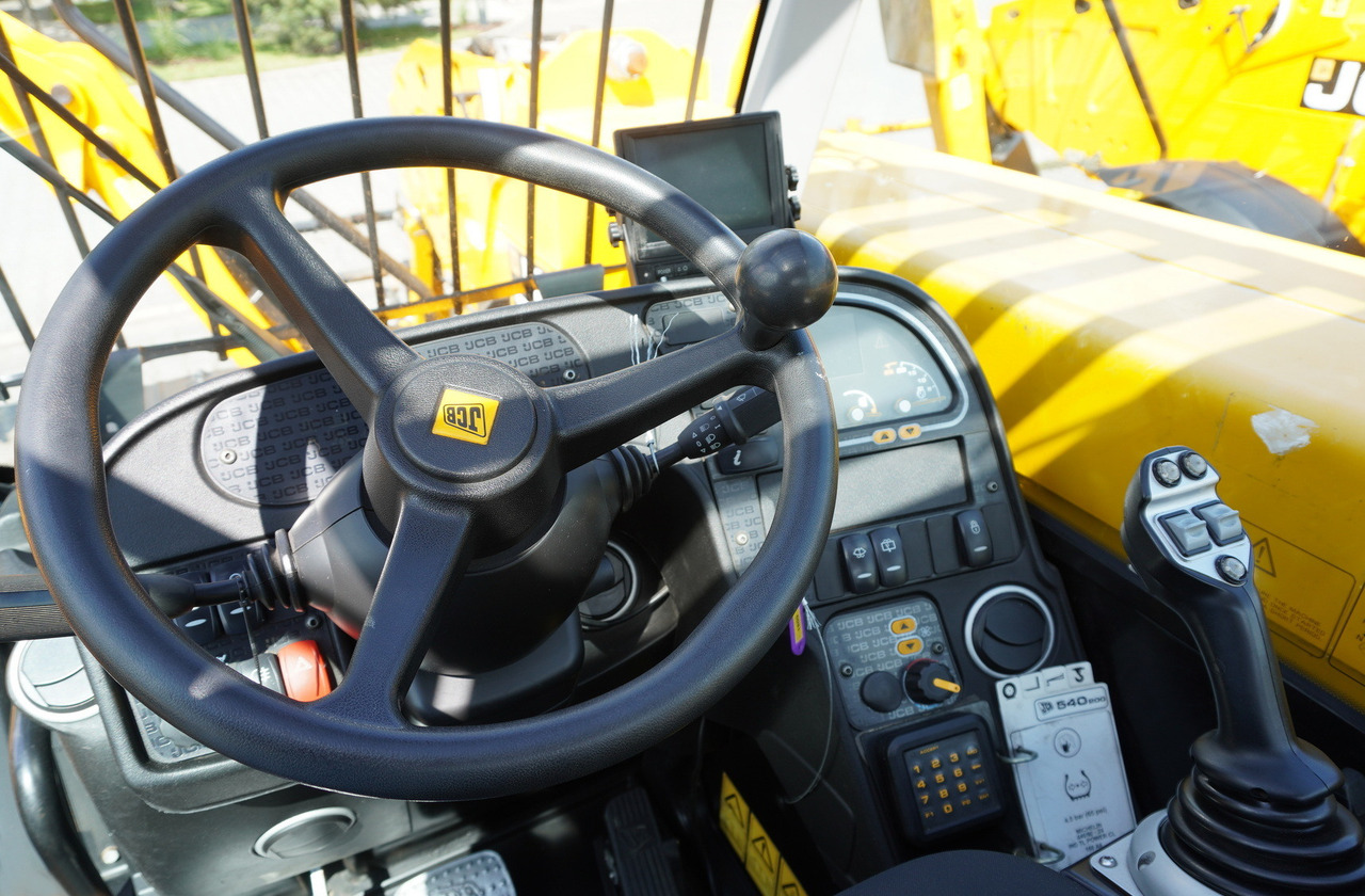 JCB 540-200 Telescopic Loader / 20 m reach / joystick / 2 units - Telescopic handler: picture 4 JCB 540-200 Telescopic Loader / 20 m reach / joystick / 2 units - Telescopic handler: picture 4