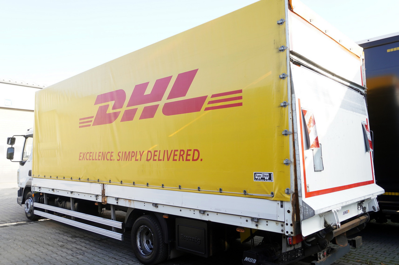 JUNGE Body Tarpaulin JUNGE / 18 Europallets / 2015 - Curtainside swap body: picture 2 JUNGE Body Tarpaulin JUNGE / 18 Europallets / 2015 - Curtainside swap body: picture 2